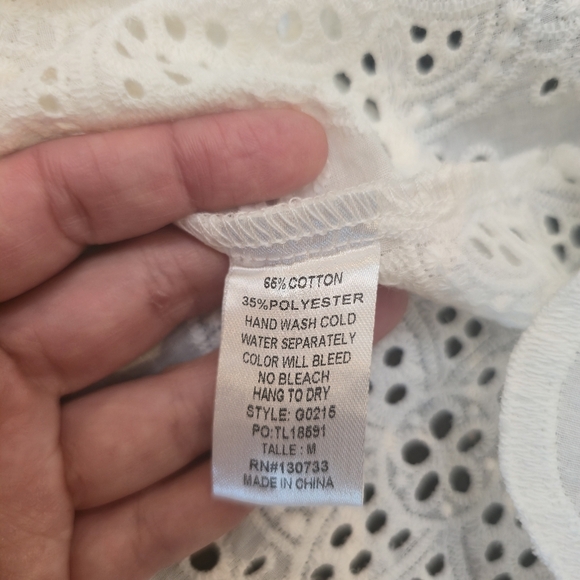 Umgee Size Medium  Crochet  Ruffle Top Blouse white - Picture 5 of 10